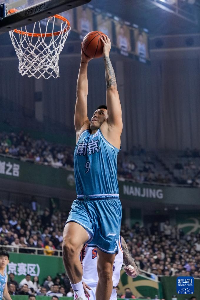 意甲：米兰2-1战胜罗马（意甲：米兰2-1力克罗马）