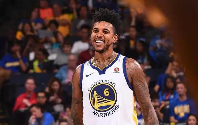 意媒：米兰派球探现场考察亨克18岁前腰卡雷察斯（意媒：米兰球探到现场考察亨克18岁前腰卡雷察斯）